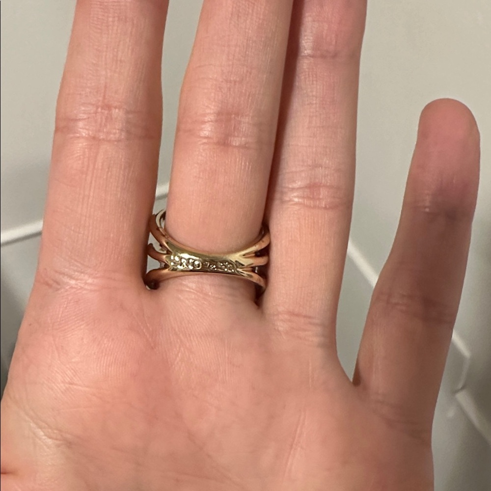 UNO de 50 Gold Ring with Crystals - Picture 9 of 9